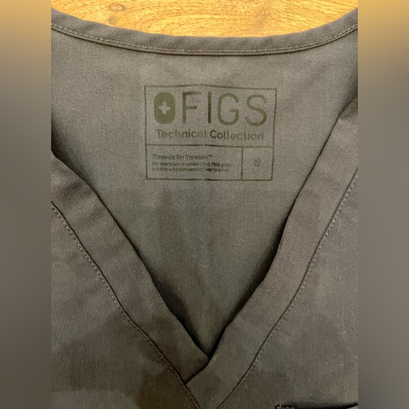 FIGS Scrub Top - Picture 2 of 8